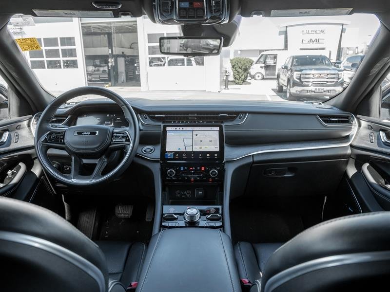 2022 Jeep Grand Cherokee L 4x4 Overland-29