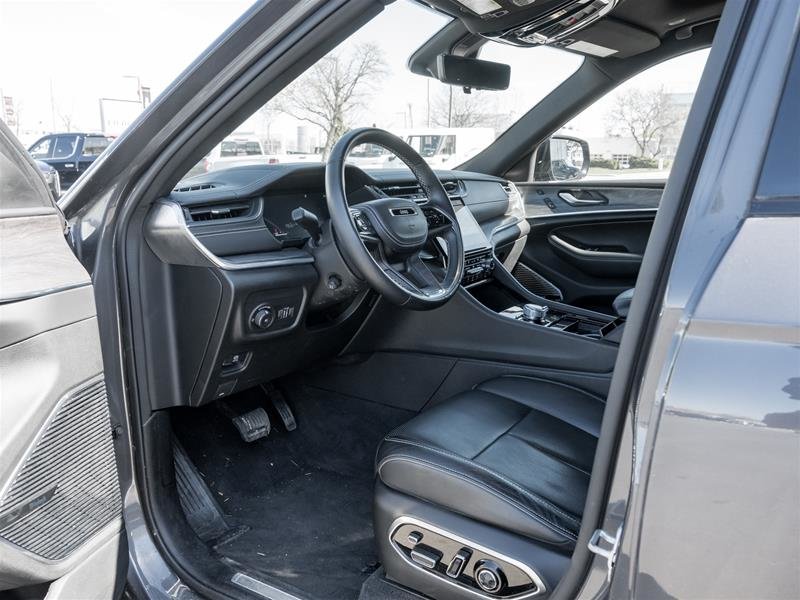 2022 Jeep Grand Cherokee L 4x4 Overland-6