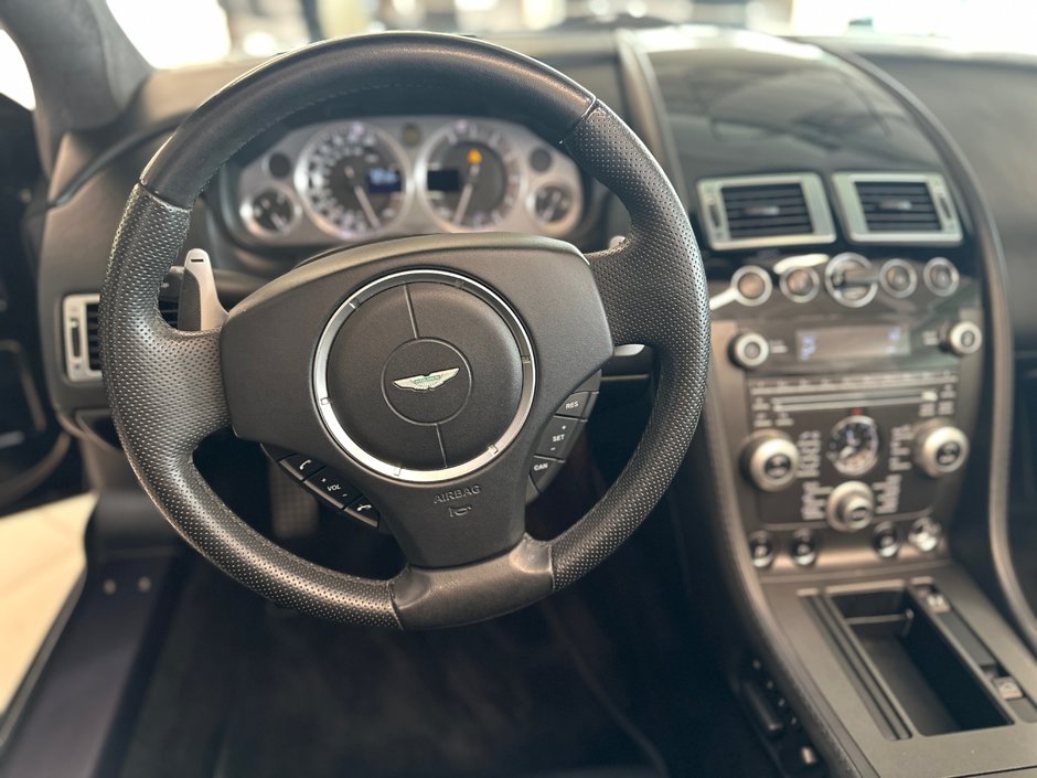 Aston Martin Vantage  2009-8