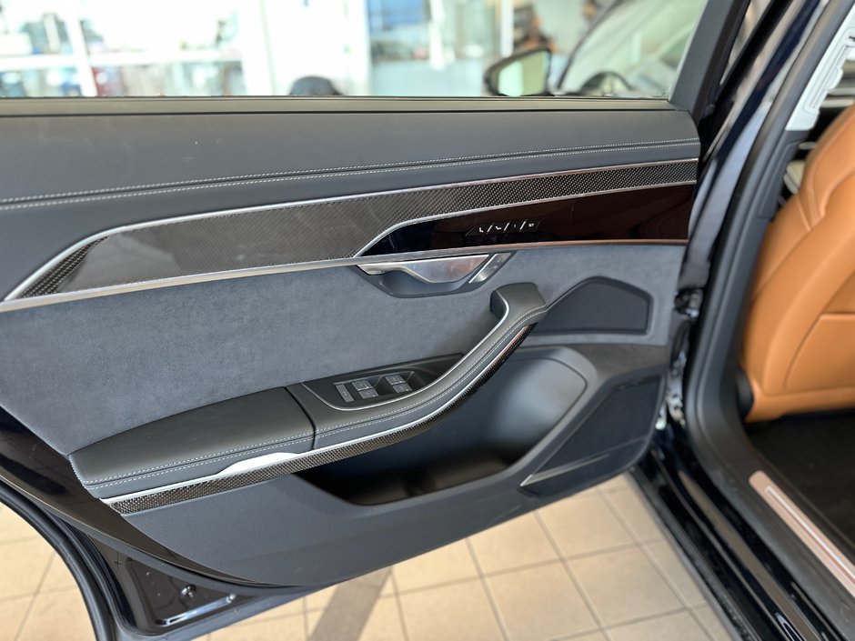 2025 Audi S8-8