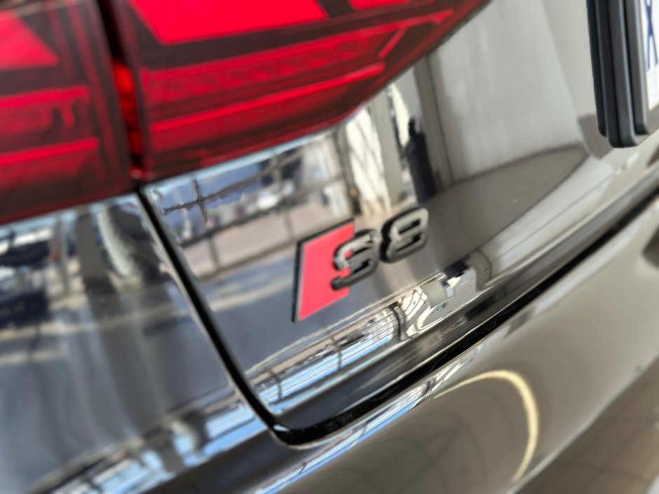 2025 Audi S8-6