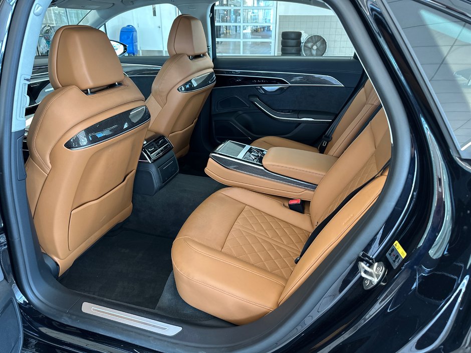 2025 Audi S8-7