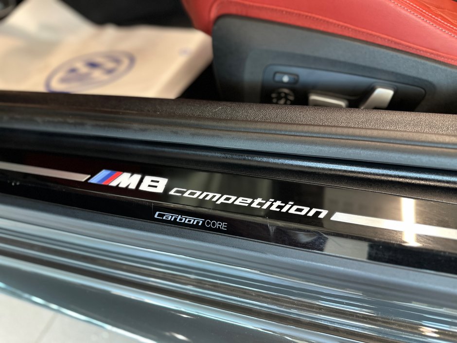 BMW M8 Competition 2023-12