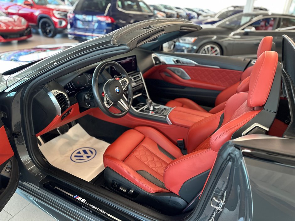 BMW M8 Competition 2023-11