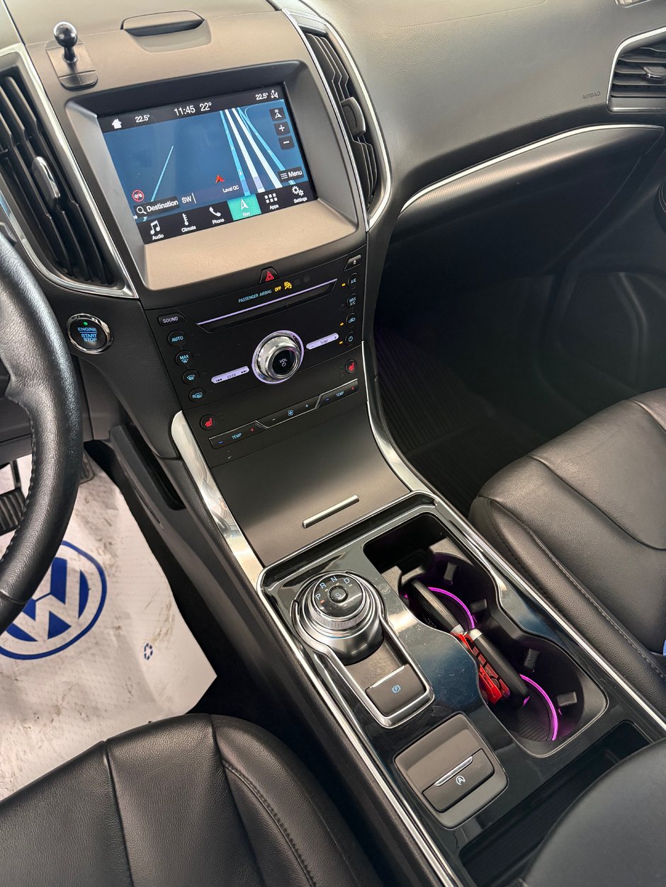 2019 Ford Edge Titanium-14