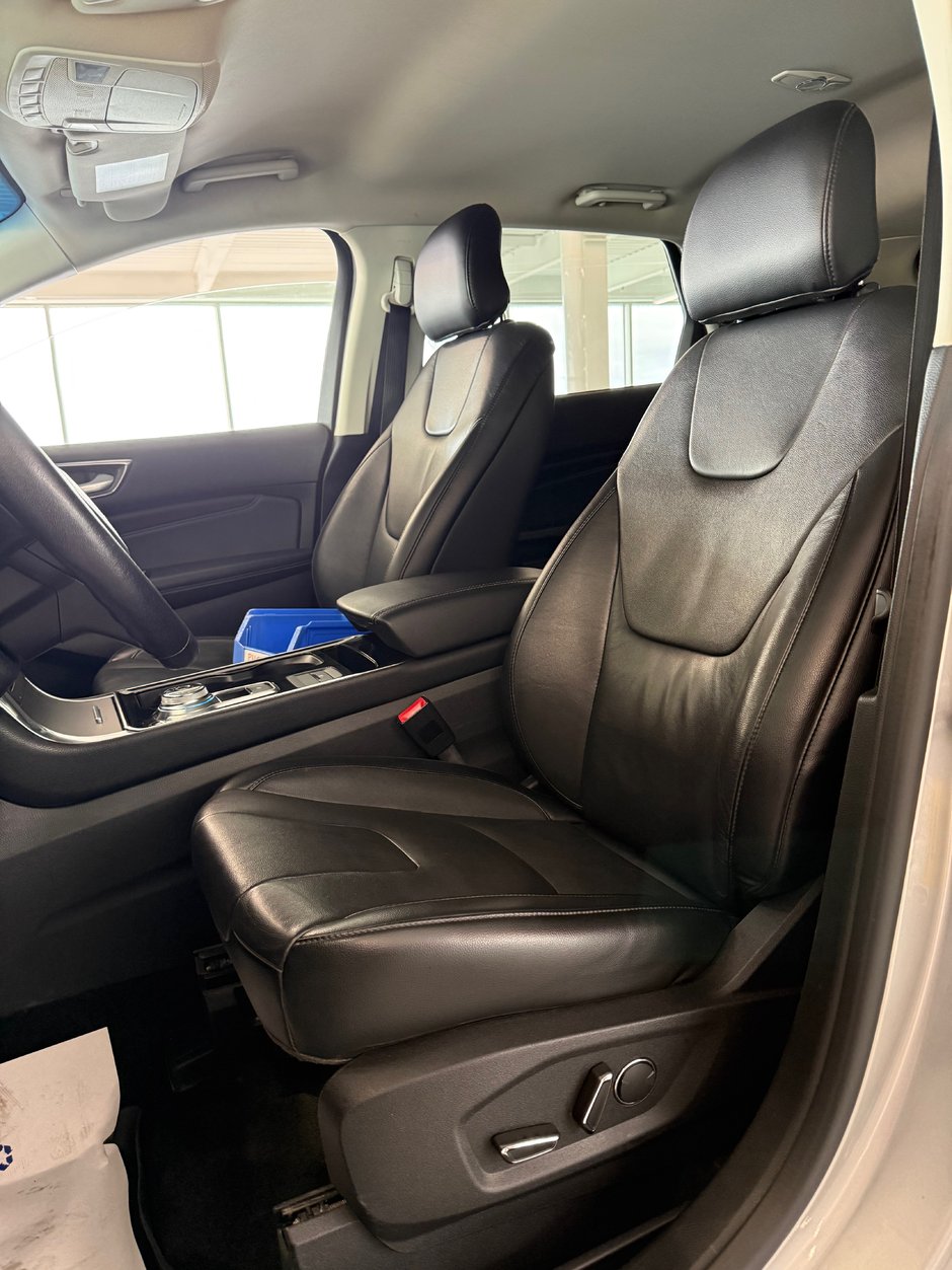 2019 Ford Edge Titanium-11