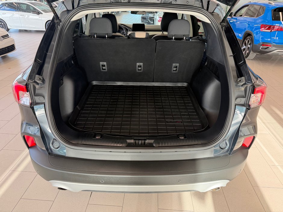 2022 Ford Escape SE-16