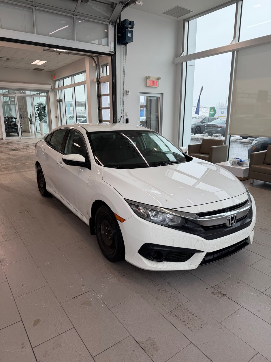 Honda Civic Sedan SE 2018-1
