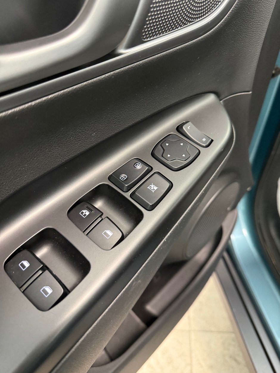 2020 Hyundai Kona Electric Preferred w/Two-Tone Roof-7