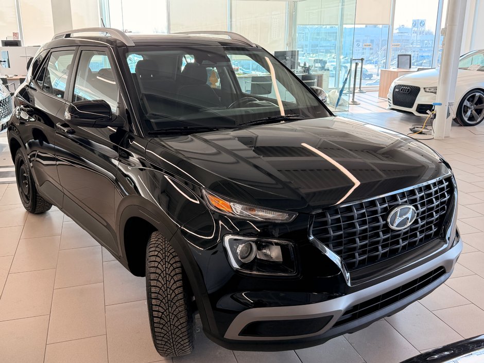 2024 Hyundai Venue Preferred-0