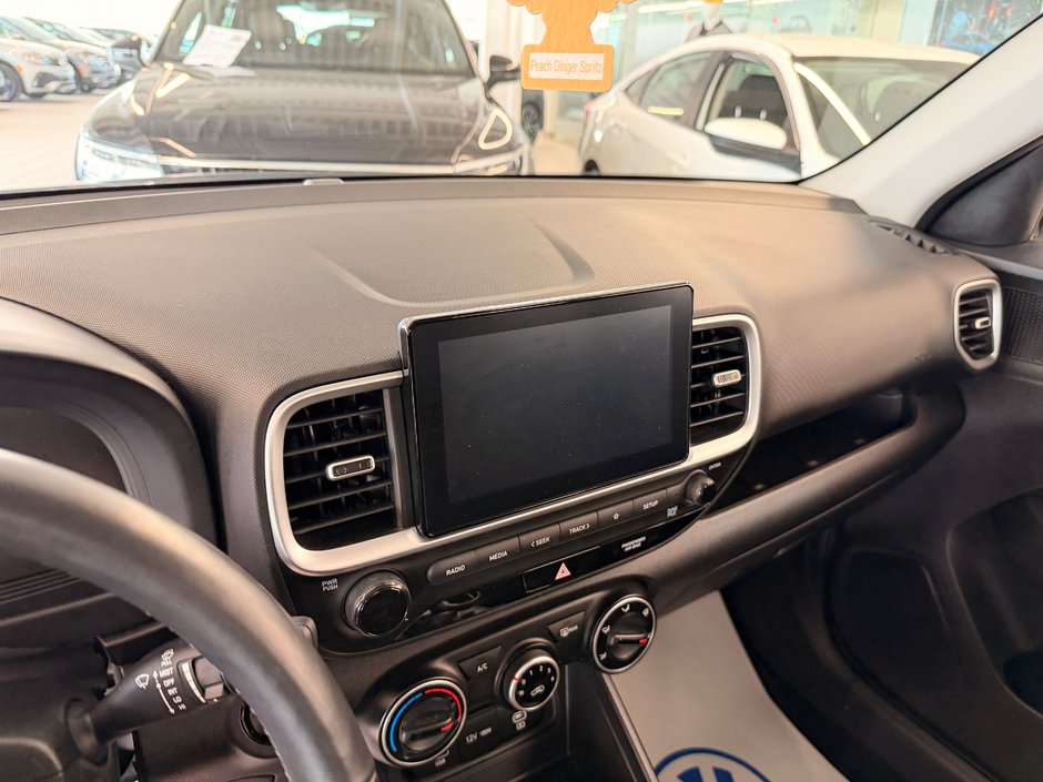 2024 Hyundai Venue Preferred-11