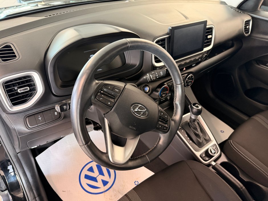 2024 Hyundai Venue Preferred-8