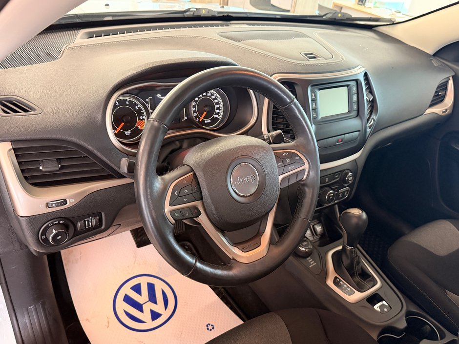 2014 Jeep Cherokee North-10