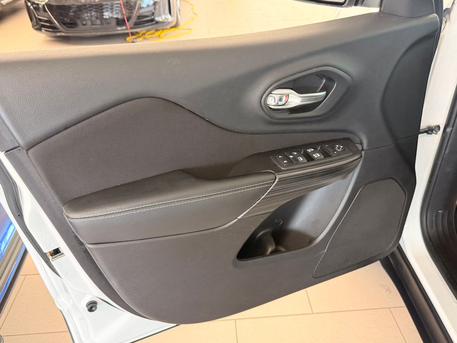 2014 Jeep Cherokee North-9