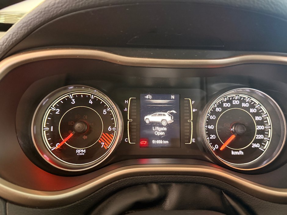 2014 Jeep Cherokee North-11