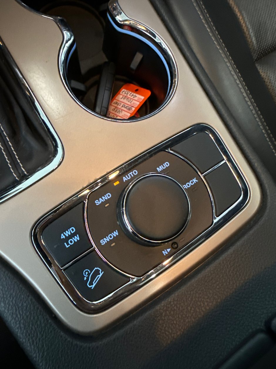 2016 Jeep Grand Cherokee Limited-13
