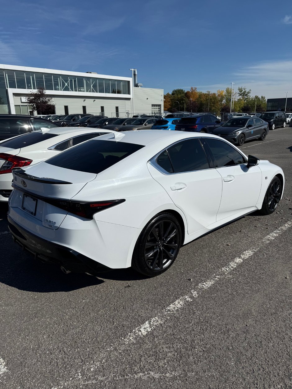 Lexus IS 300 2023-1