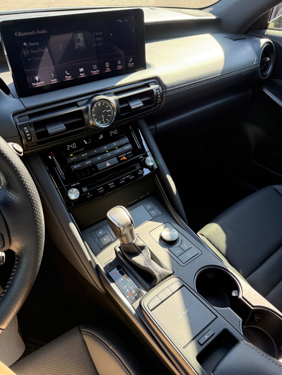 Lexus IS 300 2023-7