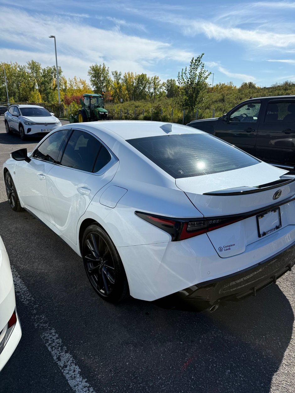 Lexus IS 300 2023-4