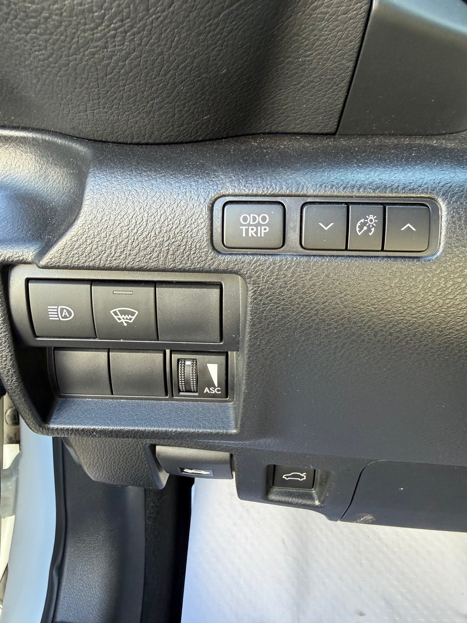 Lexus IS 300 2023-10