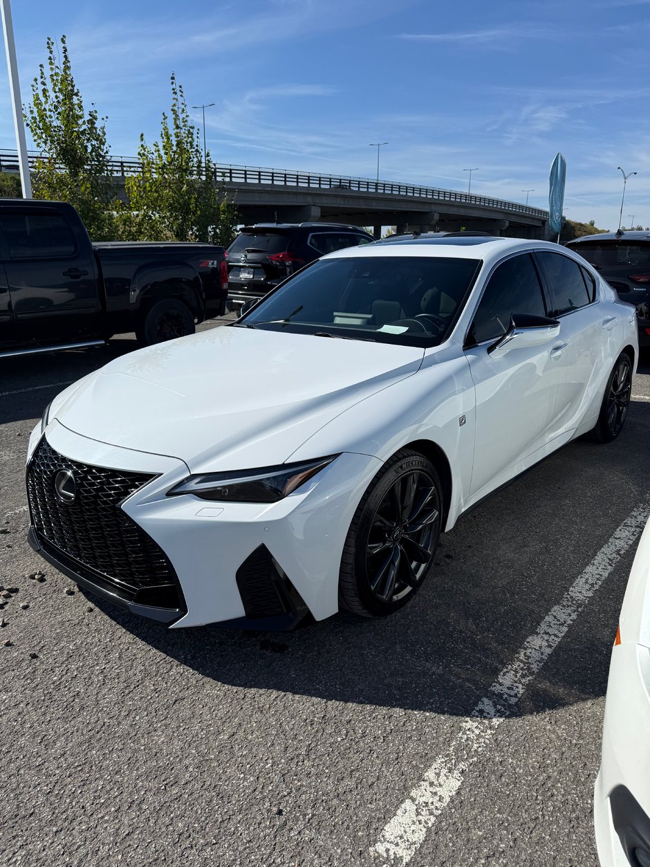 Lexus IS 300 2023-5