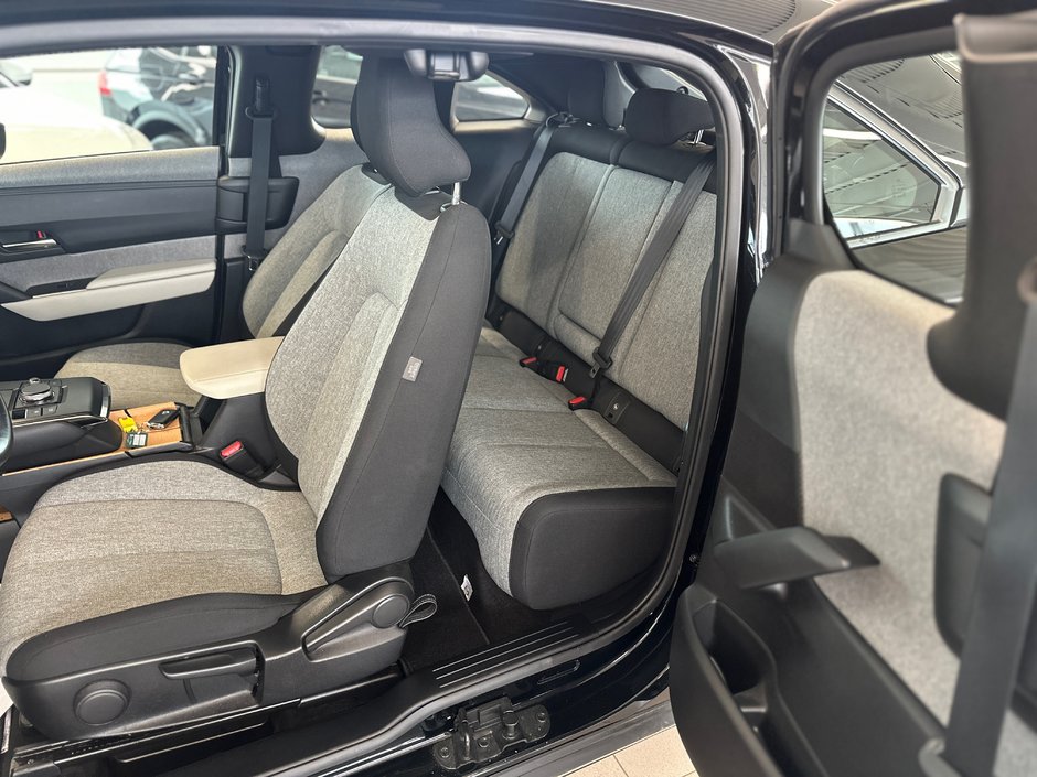 Mazda MX-30 EV GS 2023-9