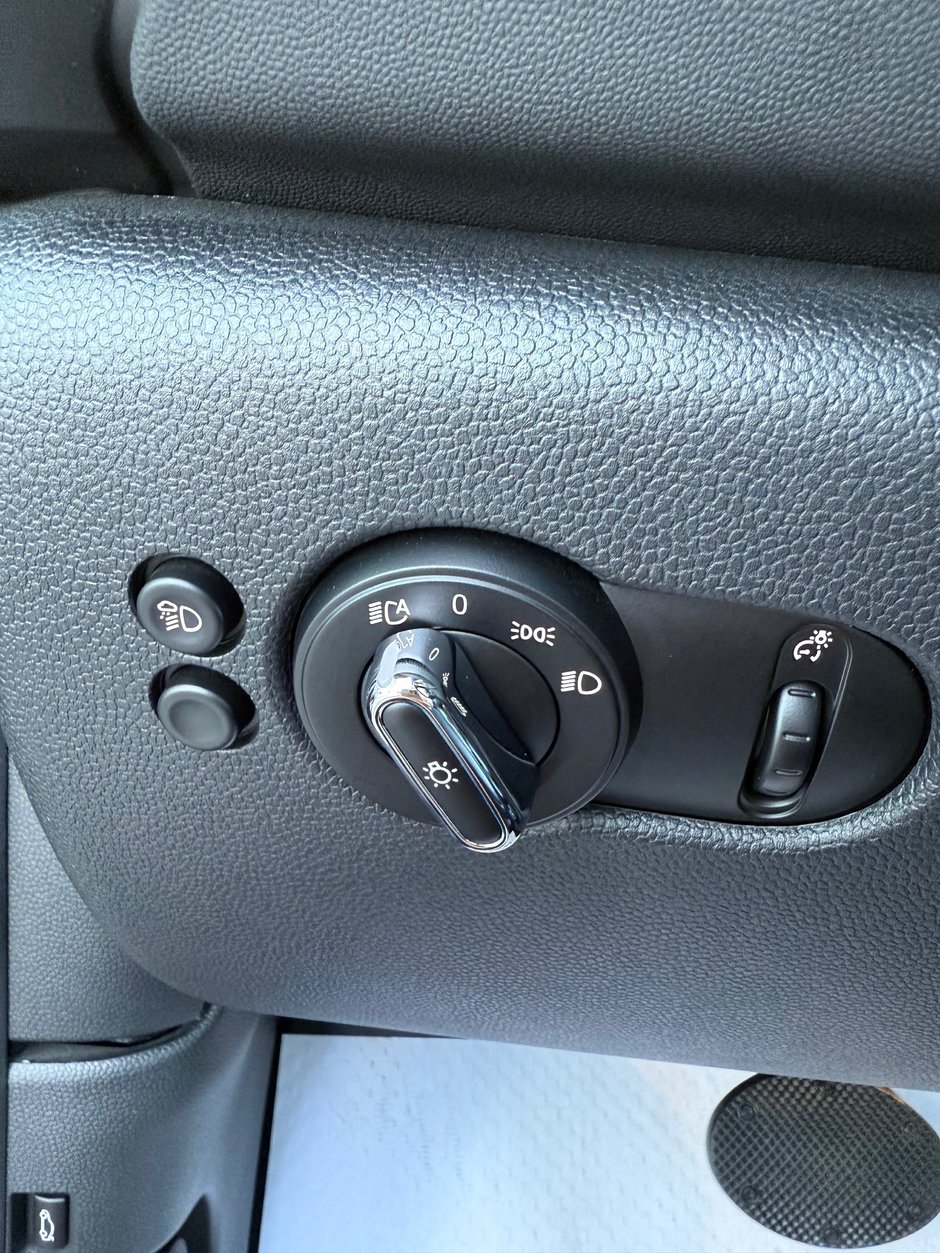 2023 MINI 3 Door Cooper SE-9