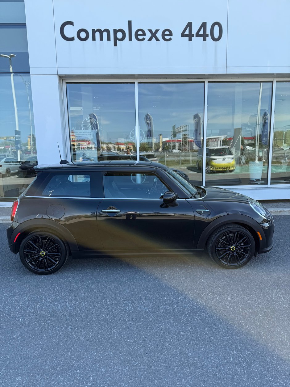 2023 MINI 3 Door Cooper SE-2