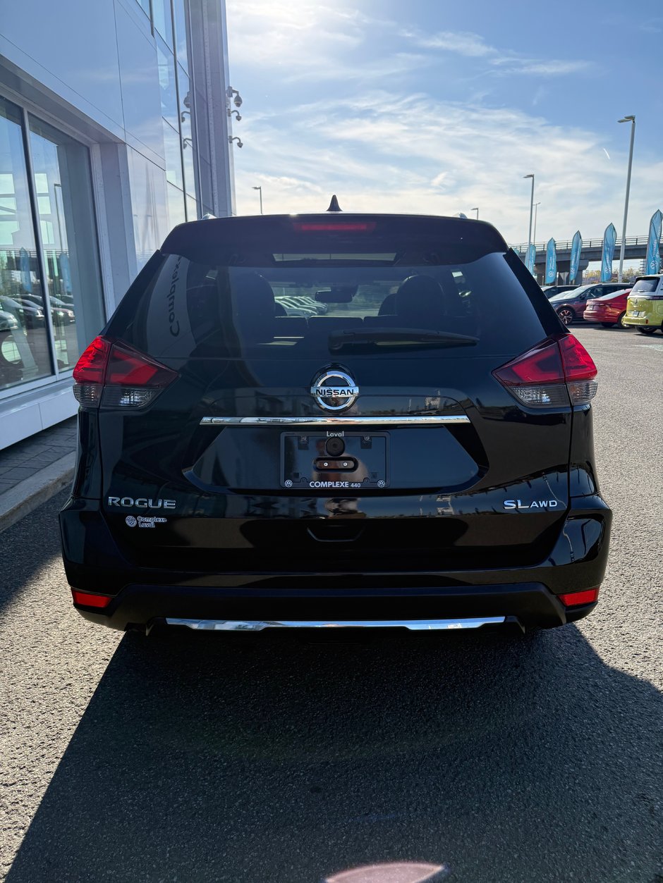 2017 Nissan Rogue-3