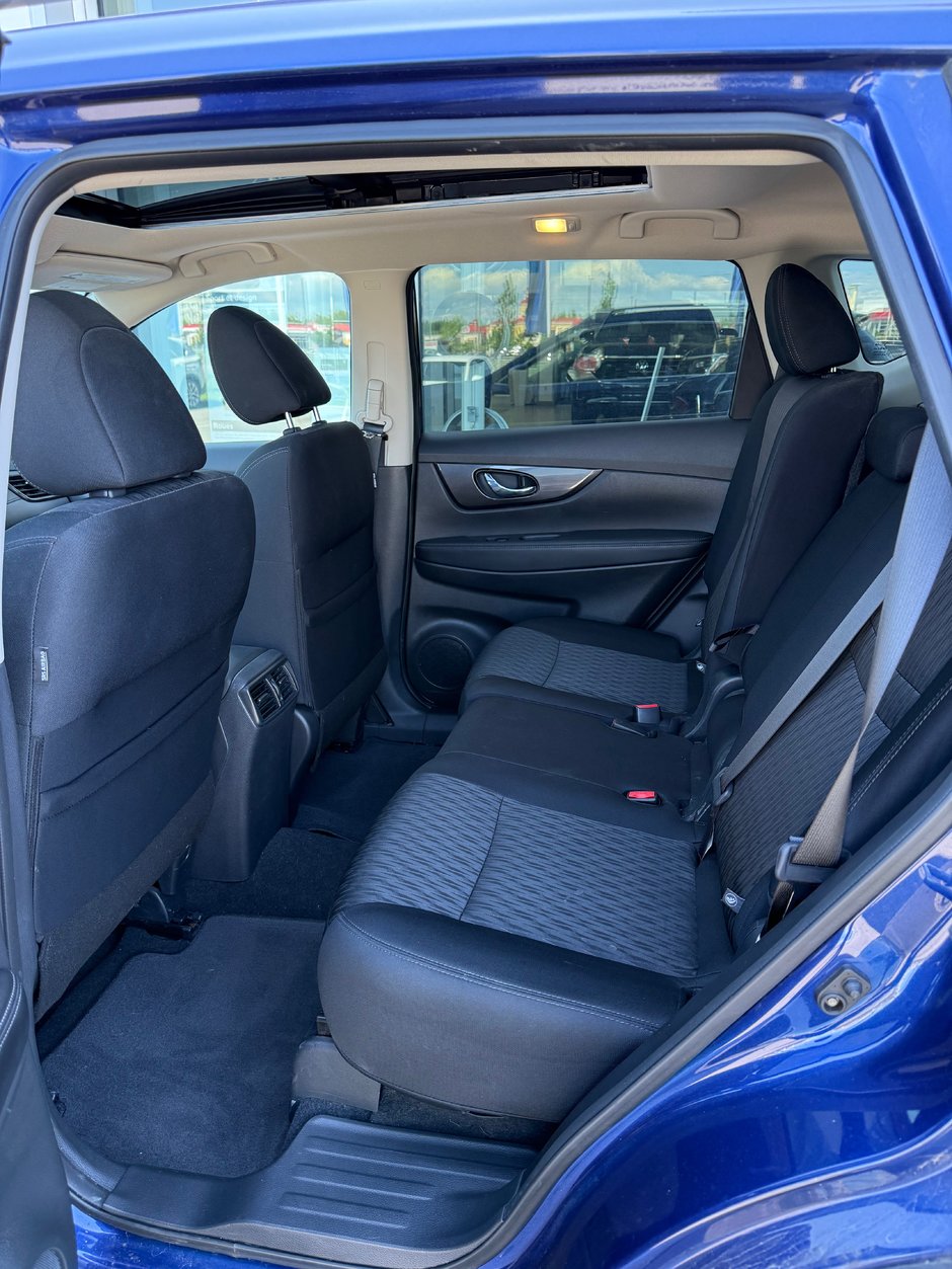 2018 Nissan Rogue Sv awd-16