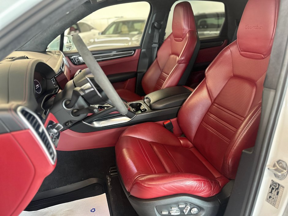 2019 Porsche Cayenne Turbo-16