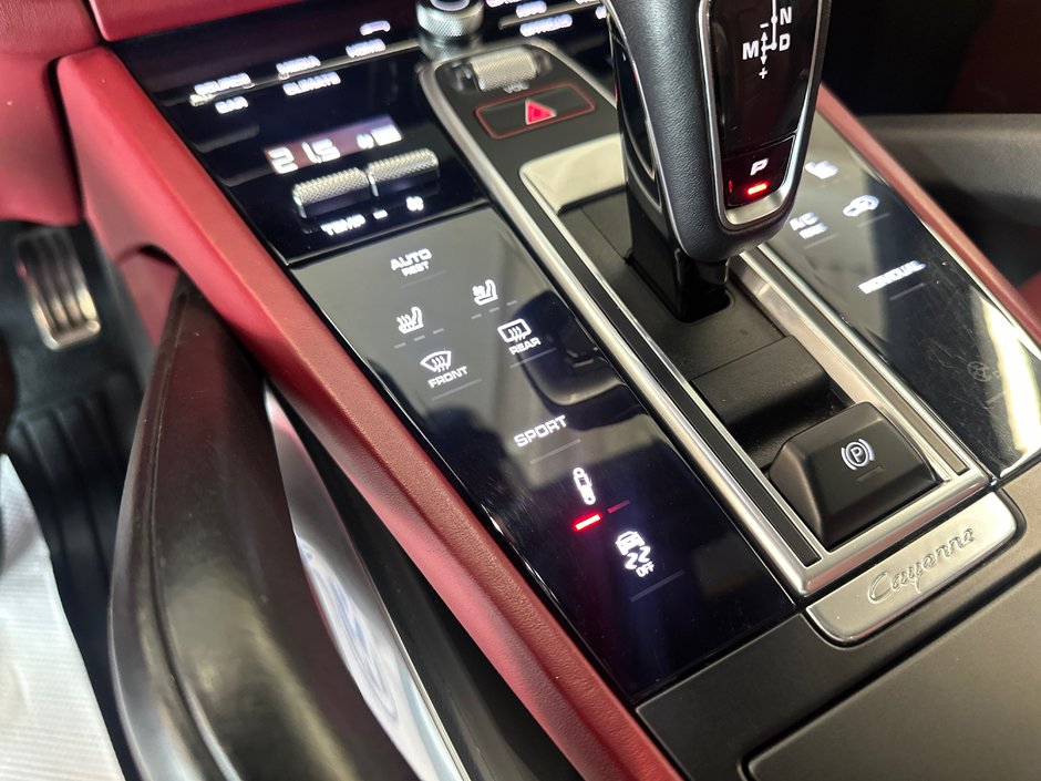 2019 Porsche Cayenne Turbo-24