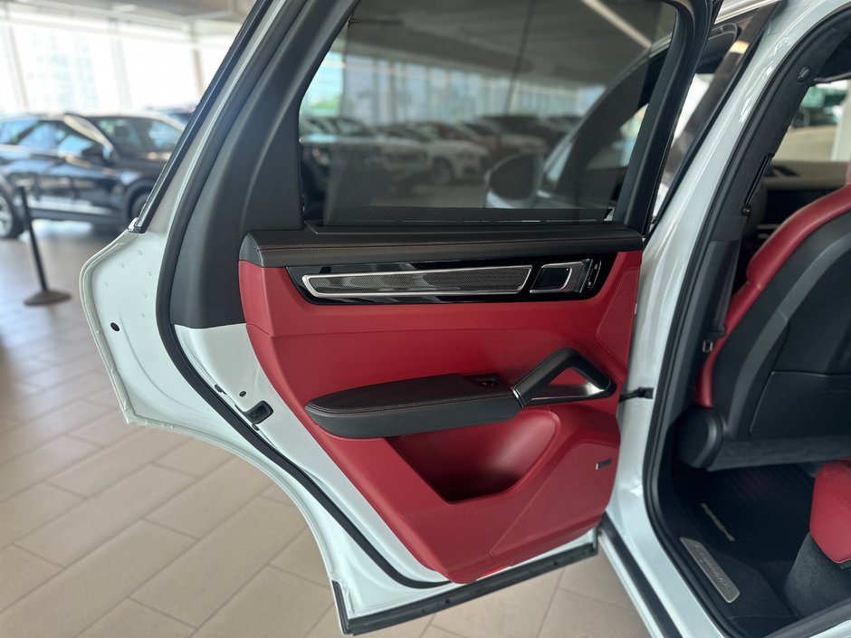2019 Porsche Cayenne Turbo-12