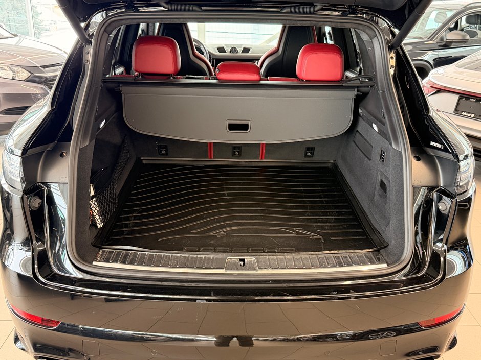 2023 Porsche Cayenne GTS-8