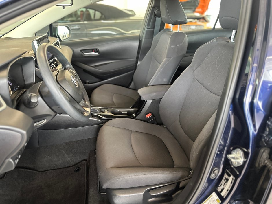 2020 Toyota Corolla Le-19