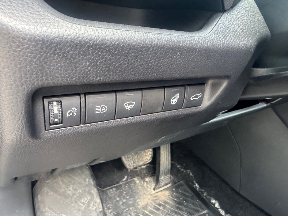 2021 Toyota RAV4 XLE-8