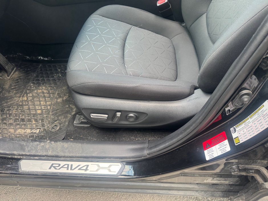 2021 Toyota RAV4 XLE-6