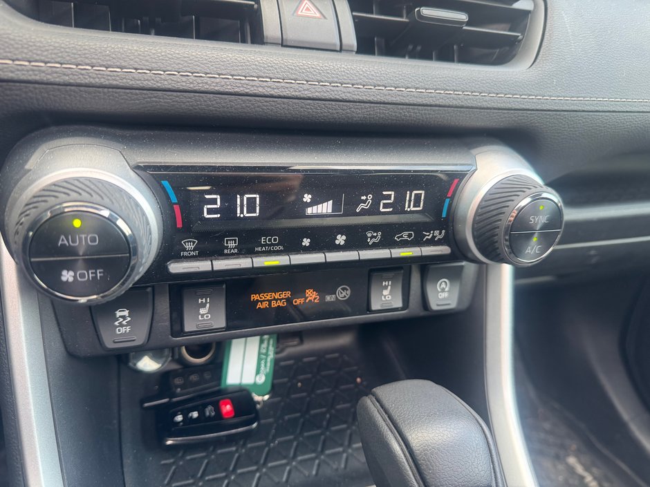 2021 Toyota RAV4 XLE-11