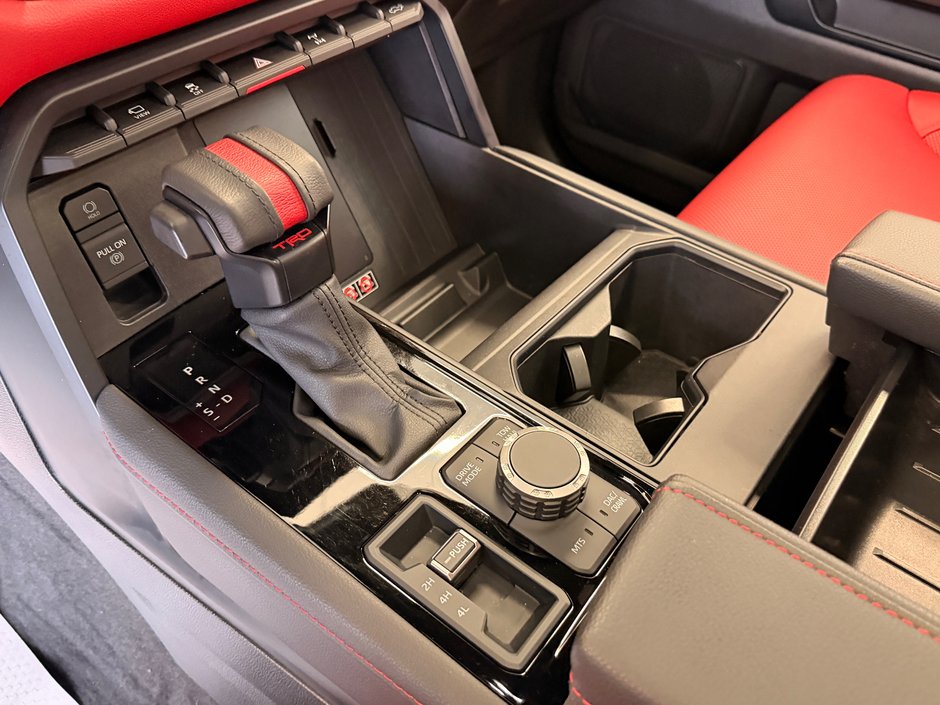 Toyota Tundra Limited Hybrid 2025-19