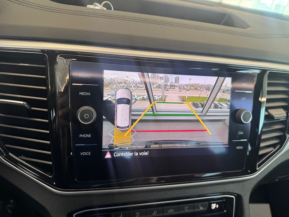 2021 Volkswagen Atlas Cross Sport Highline-23