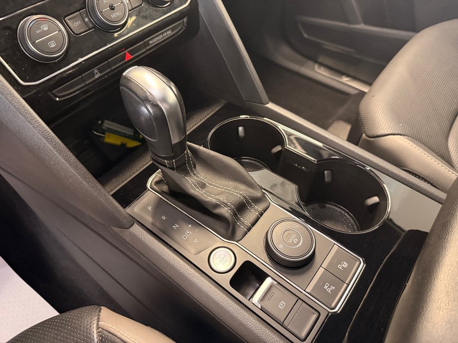 2021 Volkswagen Atlas Cross Sport Execline-18