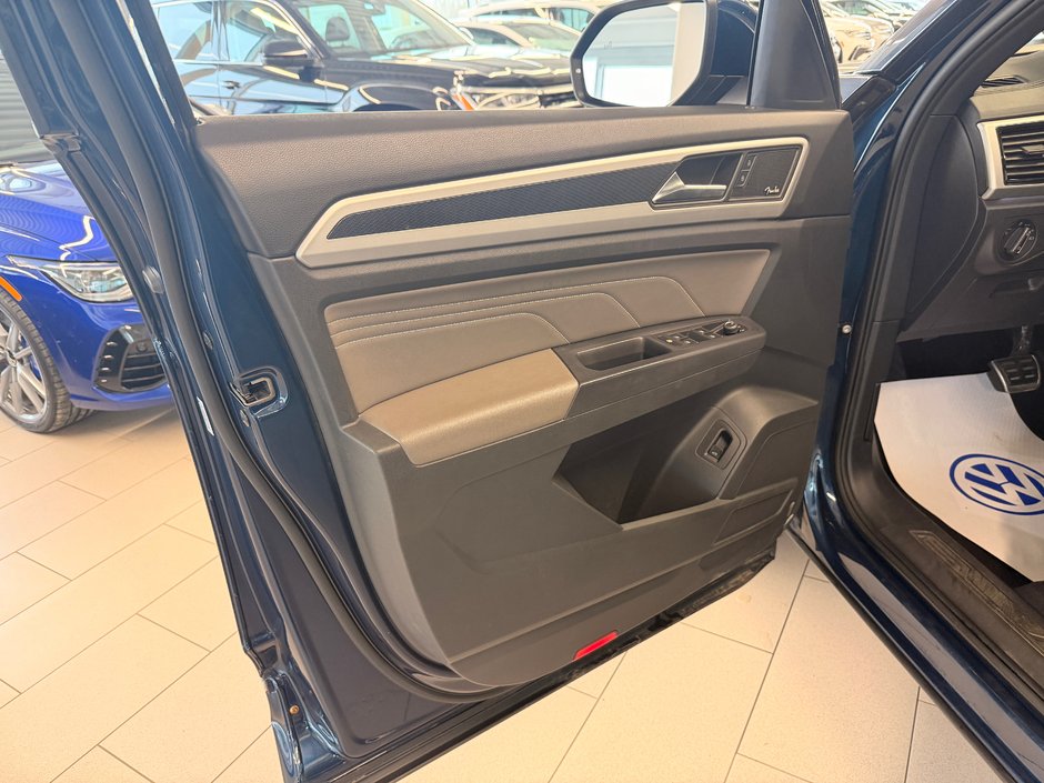 2021 Volkswagen Atlas Cross Sport Execline-12