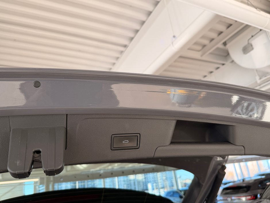 2021 Volkswagen Atlas Cross Sport Highline-9