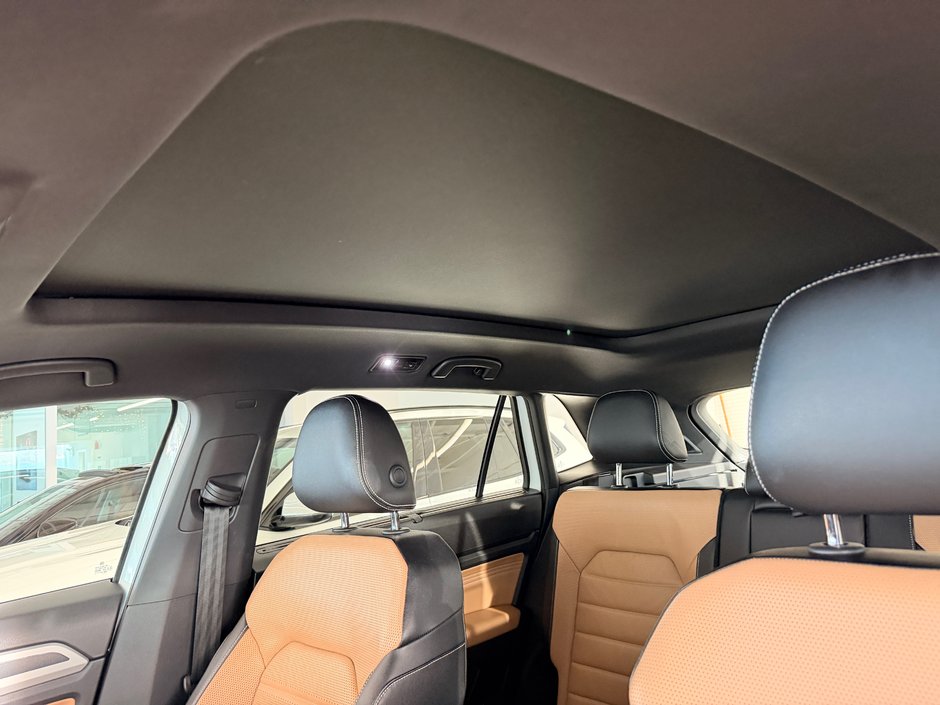 2021 Volkswagen Atlas Cross Sport Execline-16