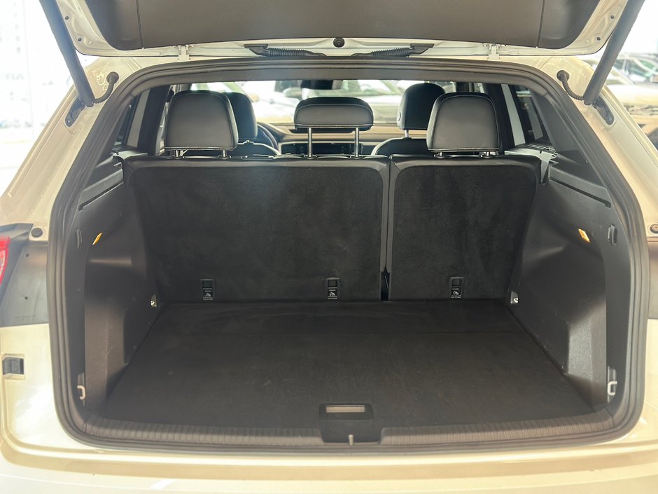 2022 Volkswagen Atlas Cross Sport Execline-6