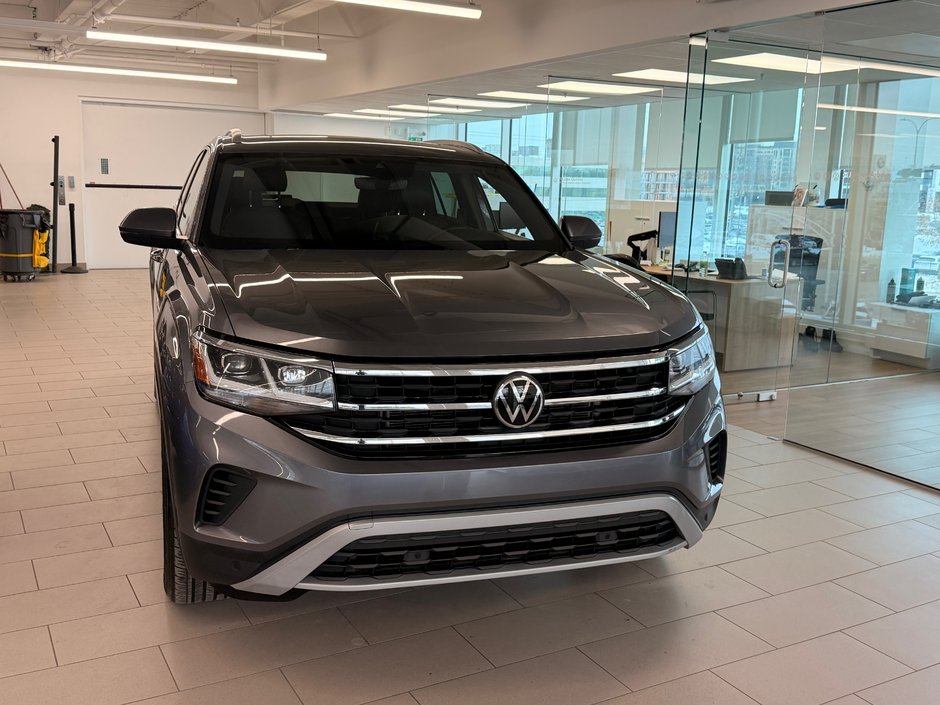 2022 Volkswagen Atlas Cross Sport Highline-1