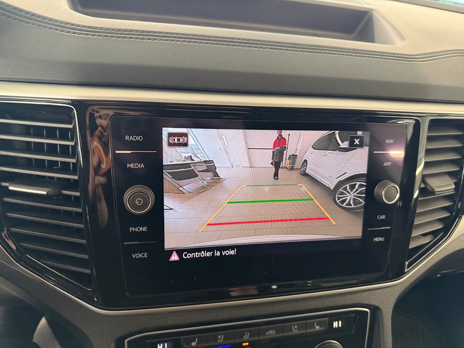 2022 Volkswagen Atlas Cross Sport Execline-20