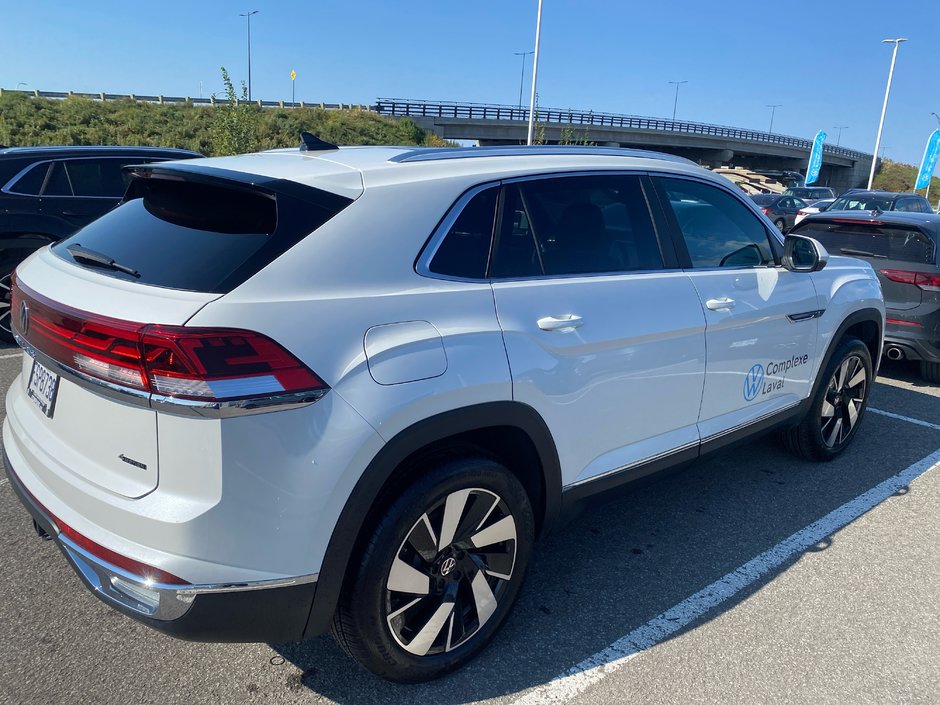 2024 Volkswagen Atlas Cross Sport Highline-2