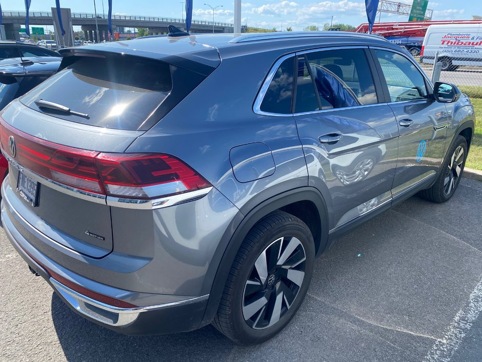 2024 Volkswagen Atlas Cross Sport Highline-1