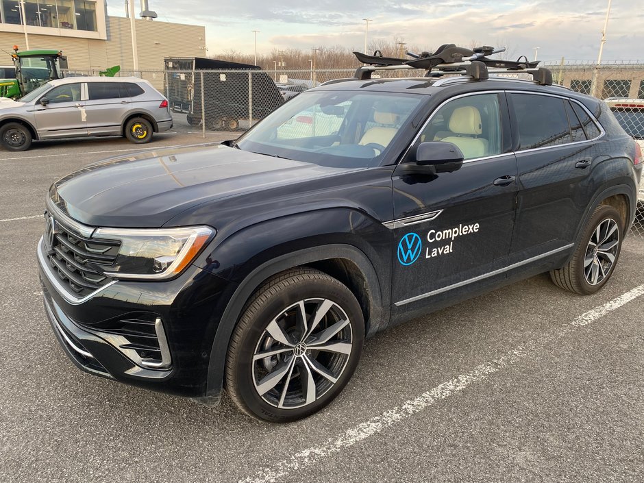 2025 Volkswagen Atlas Cross Sport Execline-0
